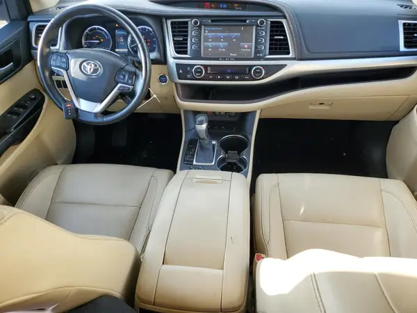5TDJGRFH7HS029571 2017 TOYOTA HIGHLANDER - Image 8