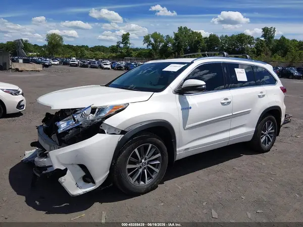5TDJGRFH7HS030395 2017 TOYOTA HIGHLANDER - Image 2
