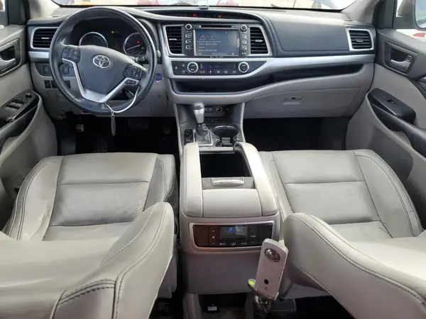 5TDJGRFH7HS036374 2017 TOYOTA HIGHLANDER - Image 8
