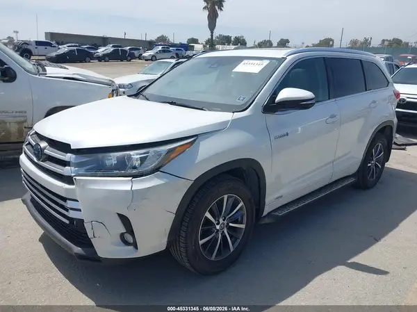 5TDJGRFH7JS042293 2018 TOYOTA HIGHLANDER - Image 2