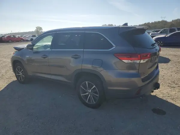 5TDJGRFH7JS052046 2018 TOYOTA HIGHLANDER - Image 2