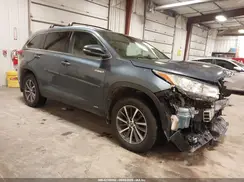 5TDJGRFH7KS053019 2019 TOYOTA HIGHLANDER