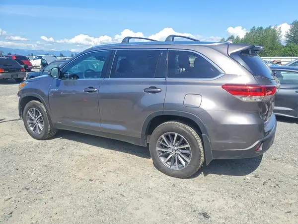 5TDJGRFH7KS053778 2019 TOYOTA HIGHLANDER - Image 2