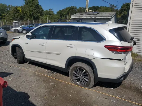 5TDJGRFH7KS056633 2019 TOYOTA HIGHLANDER - Image 2