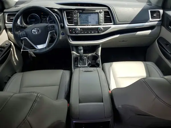 5TDJGRFH7KS062108 2019 TOYOTA HIGHLANDER - Image 8