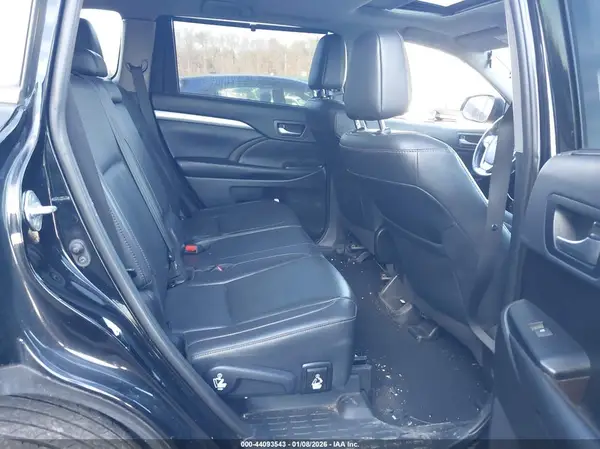 5TDJGRFH7KS065607 2019 TOYOTA HIGHLANDER - Image 8