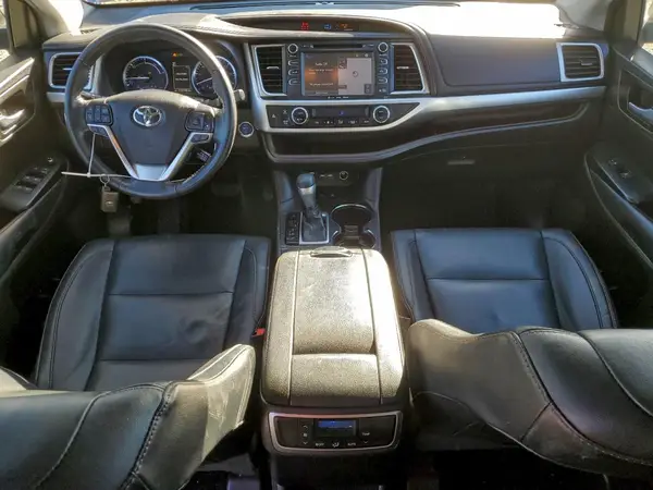 5TDJGRFH7KS065610 2019 TOYOTA HIGHLANDER - Image 8