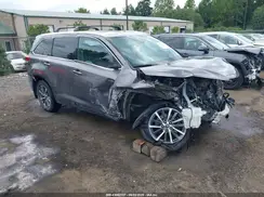 5TDJGRFH7KS068183 2019 TOYOTA HIGHLANDER