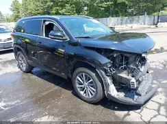 5TDJGRFH7KS069480 2019 TOYOTA HIGHLANDER