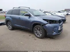 5TDJGRFH7KS070967 2019 TOYOTA HIGHLANDER