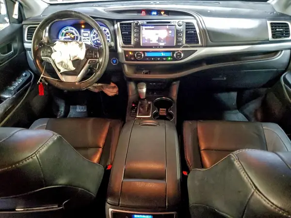 5TDJGRFH7KS073755 2019 TOYOTA HIGHLANDER - Image 8