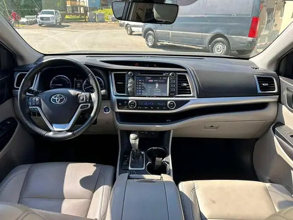 5TDJGRFH7KS073819 2019 TOYOTA HIGHLANDER - Image 8