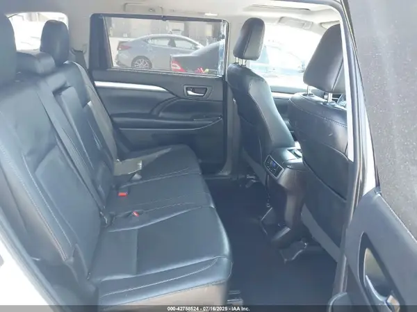 5TDJGRFH7KS074260 2019 TOYOTA HIGHLANDER - Image 8