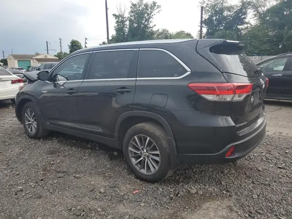 5TDJGRFH7KS075229 2019 TOYOTA HIGHLANDER - Image 2