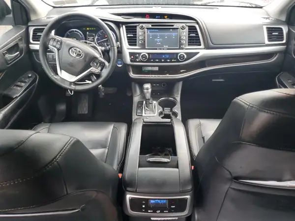5TDJGRFH7KS075229 2019 TOYOTA HIGHLANDER - Image 8