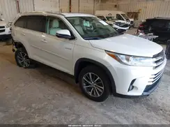 5TDJGRFH7KS077465 2019 TOYOTA HIGHLANDER