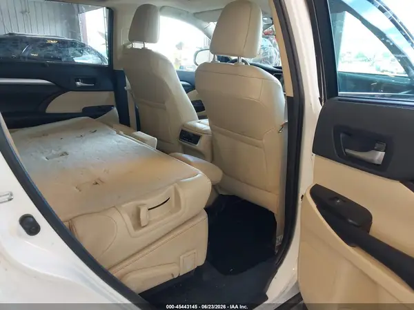 5TDJGRFH7KS077465 2019 TOYOTA HIGHLANDER - Image 8