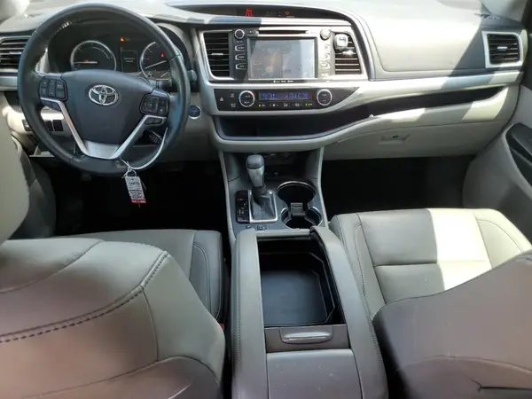 5TDJGRFH7KS078034 2019 TOYOTA HIGHLANDER - Image 8
