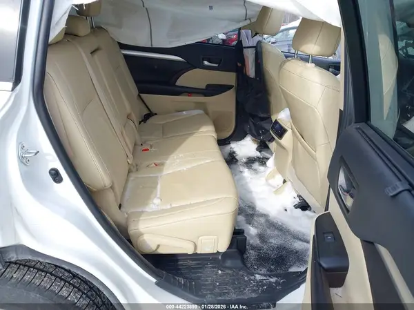 5TDJGRFH7KS078356 2019 TOYOTA HIGHLANDER - Image 8