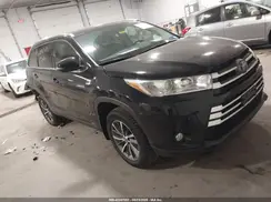5TDJGRFH7KS078437 2019 TOYOTA HIGHLANDER