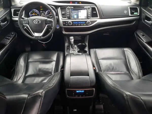 5TDJGRFH8HS020944 2017 TOYOTA HIGHLANDER - Image 8