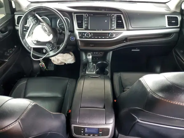 5TDJGRFH8HS023200 2017 TOYOTA HIGHLANDER - Image 8