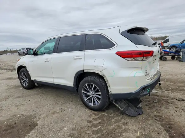 5TDJGRFH8KS053322 2019 TOYOTA HIGHLANDER - Image 2