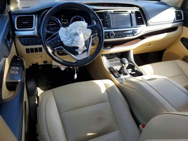 5TDJGRFH8KS053644 2019 TOYOTA HIGHLANDER - Image 8