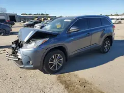 5TDJGRFH8KS062957 2019 TOYOTA HIGHLANDER
