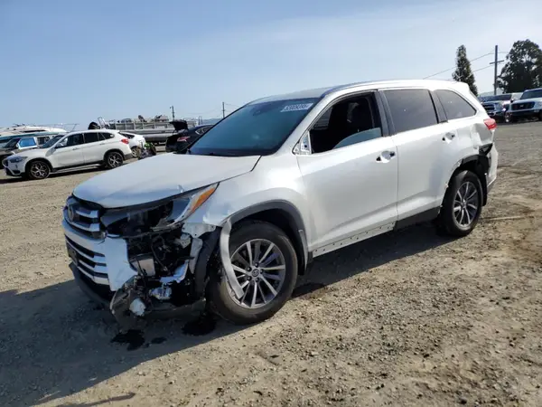 5TDJGRFH8KS063767 2019 TOYOTA HIGHLANDER - Image 1