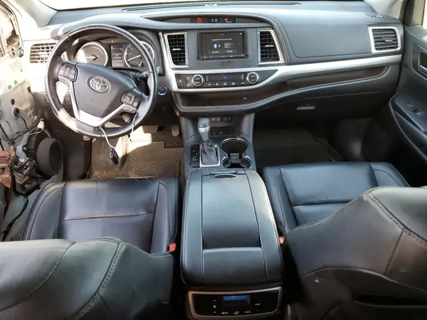 5TDJGRFH8KS063767 2019 TOYOTA HIGHLANDER - Image 8