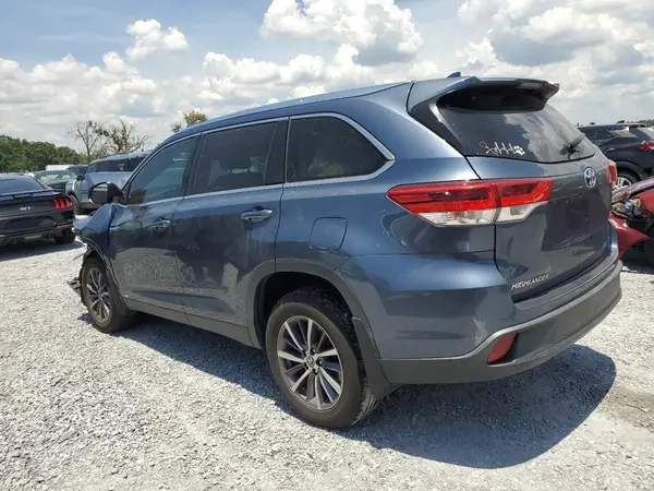 5TDJGRFH8KS065048 2019 TOYOTA HIGHLANDER - Image 2