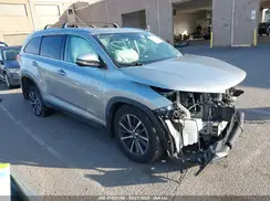 5TDJGRFH8KS068239 2019 TOYOTA HIGHLANDER