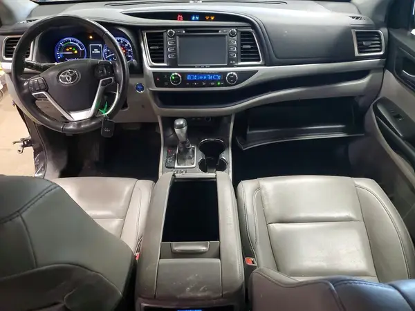 5TDJGRFH8KS068273 2019 TOYOTA HIGHLANDER - Image 8