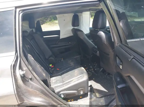5TDJGRFH8KS070931 2019 TOYOTA HIGHLANDER - Image 8