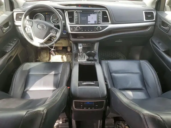 5TDJGRFH8KS076678 2019 TOYOTA HIGHLANDER - Image 8