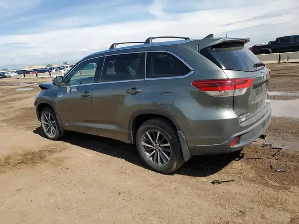 5TDJGRFH9JS039220 2018 TOYOTA HIGHLANDER - Image 2