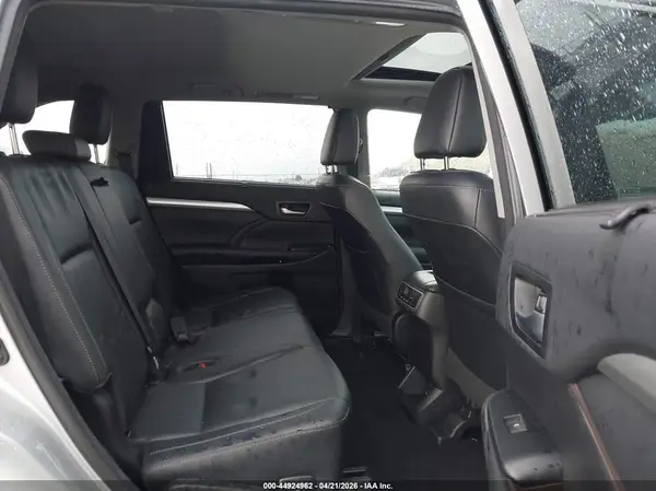 5TDJGRFH9JS041968 2018 TOYOTA HIGHLANDER - Image 8