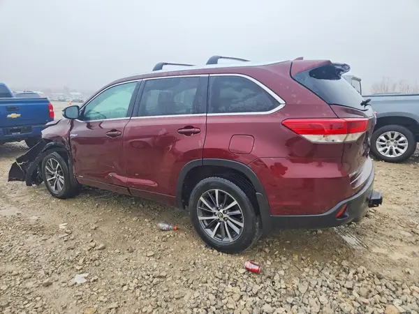 5TDJGRFH9JS043025 2018 TOYOTA HIGHLANDER - Image 2