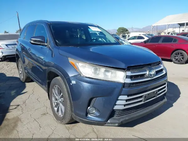 5TDJGRFH9KS053572 2019 TOYOTA HIGHLANDER - Image 1