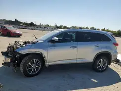 5TDJGRFH9KS057881 2019 TOYOTA HIGHLANDER