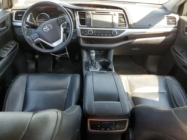 5TDJGRFH9KS057881 2019 TOYOTA HIGHLANDER - Image 8