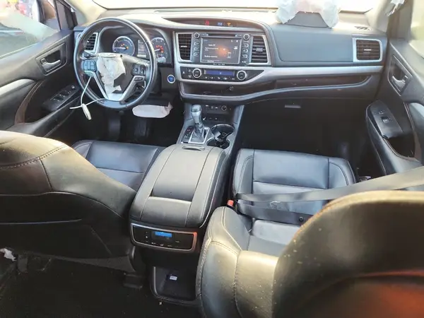 5TDJGRFH9KS058092 2019 TOYOTA HIGHLANDER - Image 8