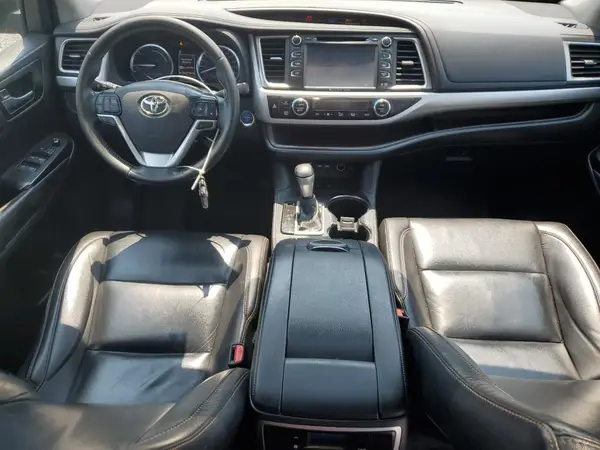 5TDJGRFH9KS063986 2019 TOYOTA HIGHLANDER - Image 8