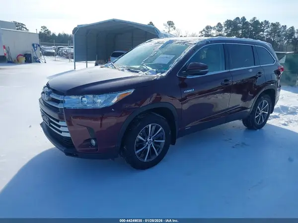 5TDJGRFH9KS064460 2019 TOYOTA HIGHLANDER - Image 2