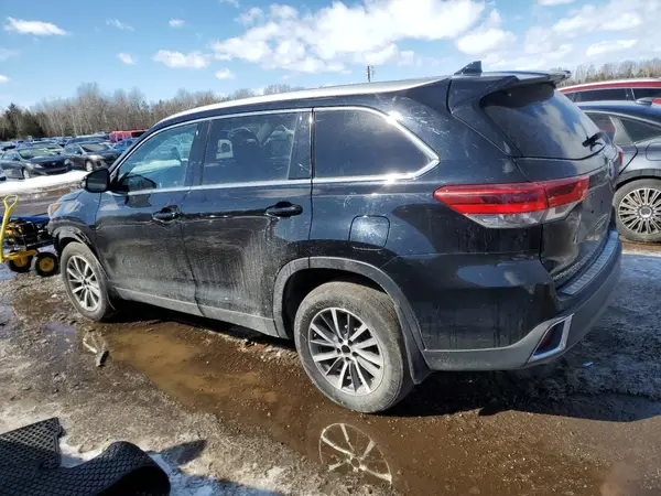 5TDJGRFHXHS032125 2017 TOYOTA HIGHLANDER - Image 2