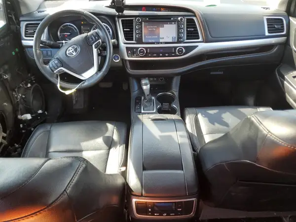 5TDJGRFHXHS032125 2017 TOYOTA HIGHLANDER - Image 8