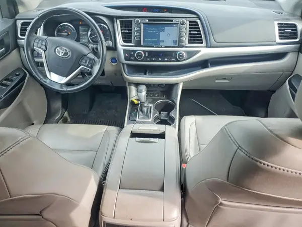 5TDJGRFHXHS032786 2017 TOYOTA HIGHLANDER - Image 8
