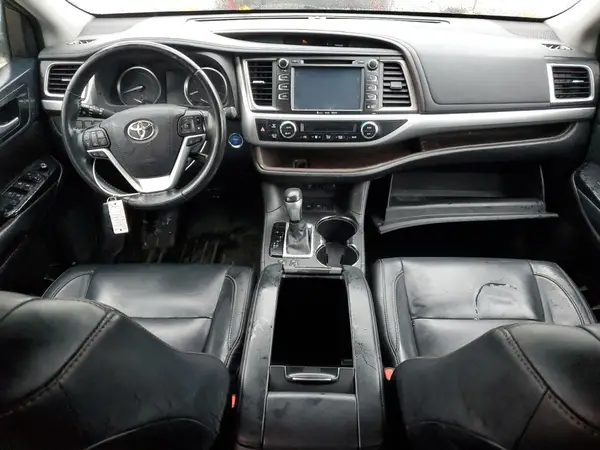 5TDJGRFHXHS033629 2017 TOYOTA HIGHLANDER - Image 8