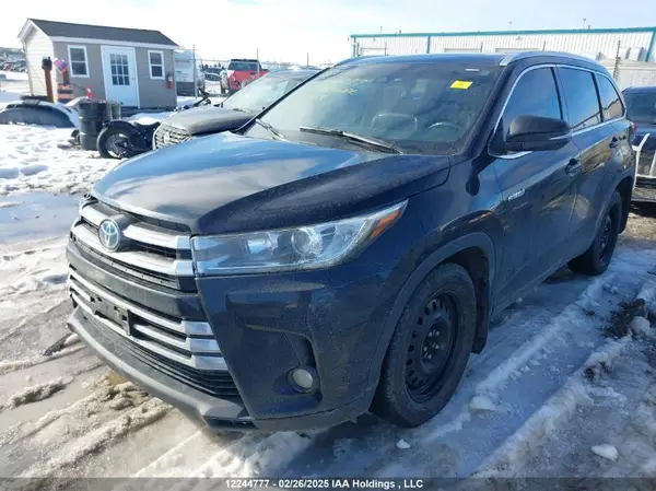 5TDJGRFHXHS034229 2017 TOYOTA HIGHLANDER - Image 2